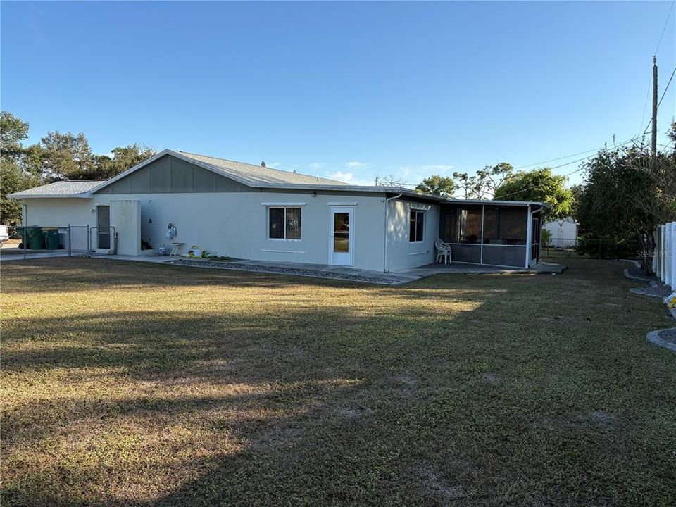 For Sale: $398,800 (3 beds, 2 baths, 1494 Square Feet)