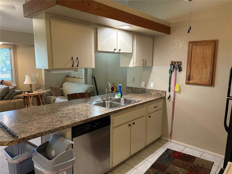 For Sale: $398,800 (3 beds, 2 baths, 1494 Square Feet)