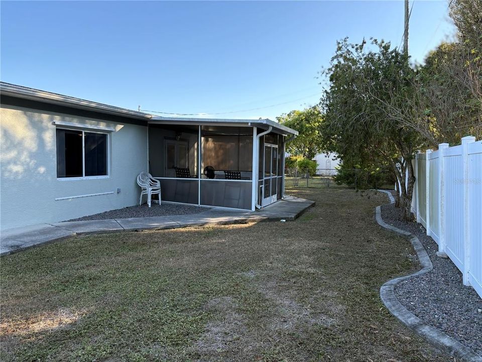 For Sale: $398,800 (3 beds, 2 baths, 1494 Square Feet)