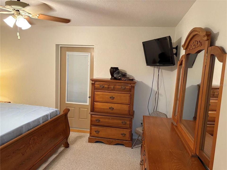 For Sale: $398,800 (3 beds, 2 baths, 1494 Square Feet)