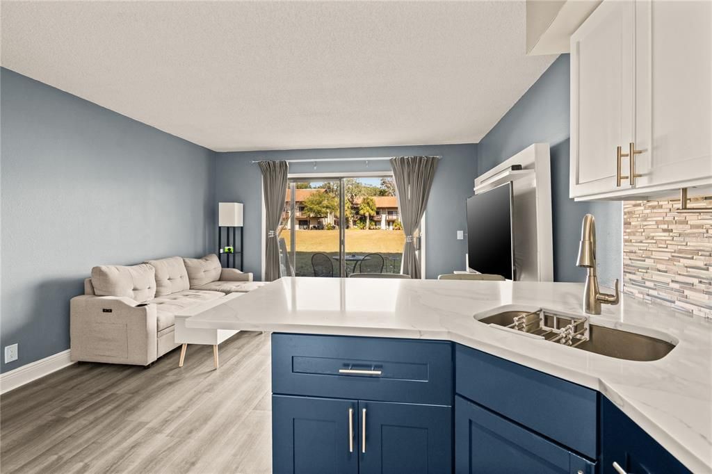 待售: $155,000 (1 贝兹, 1 浴室, 604 平方英尺)