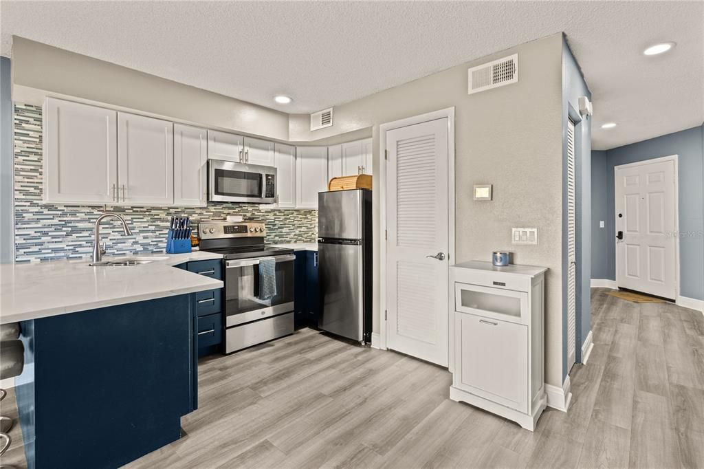 待售: $155,000 (1 贝兹, 1 浴室, 604 平方英尺)