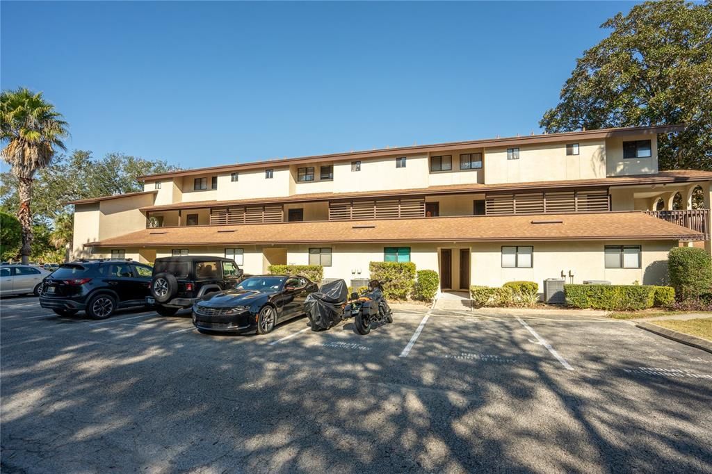 待售: $155,000 (1 贝兹, 1 浴室, 604 平方英尺)