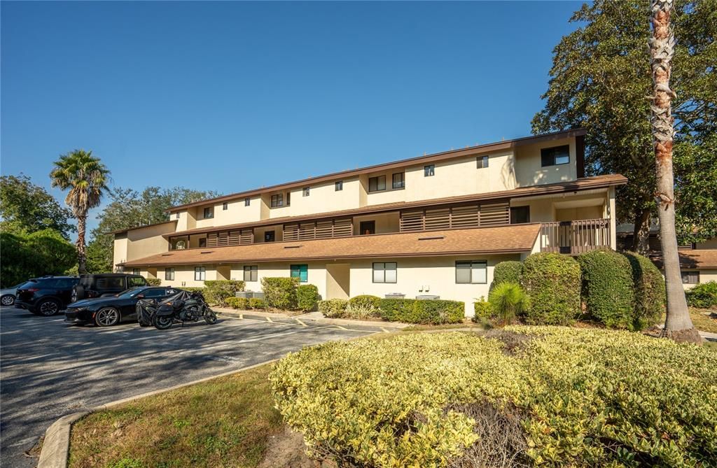 待售: $155,000 (1 贝兹, 1 浴室, 604 平方英尺)