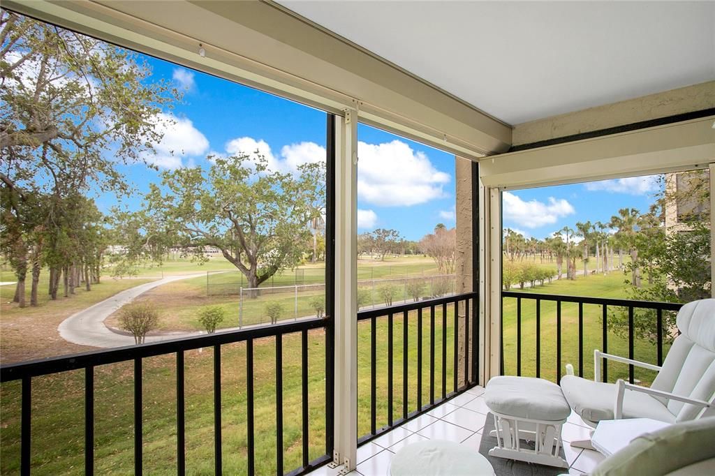 For Sale: $199,800 (2 beds, 2 baths, 1065 Square Feet)