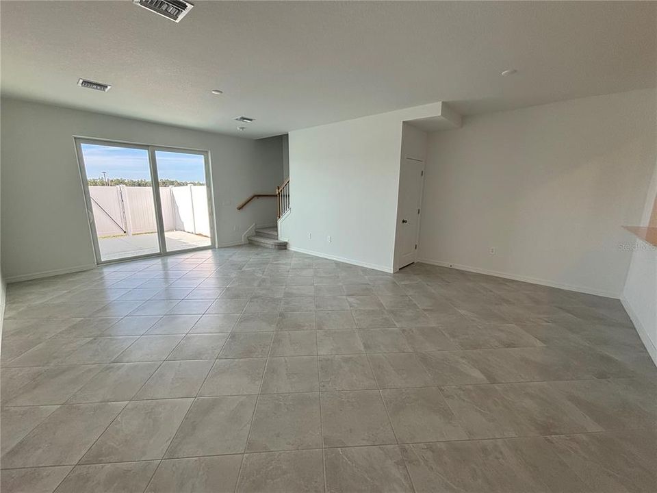 В аренду: $1,900 (3 спален, 2 ванн, 1879 Квадратных фут)