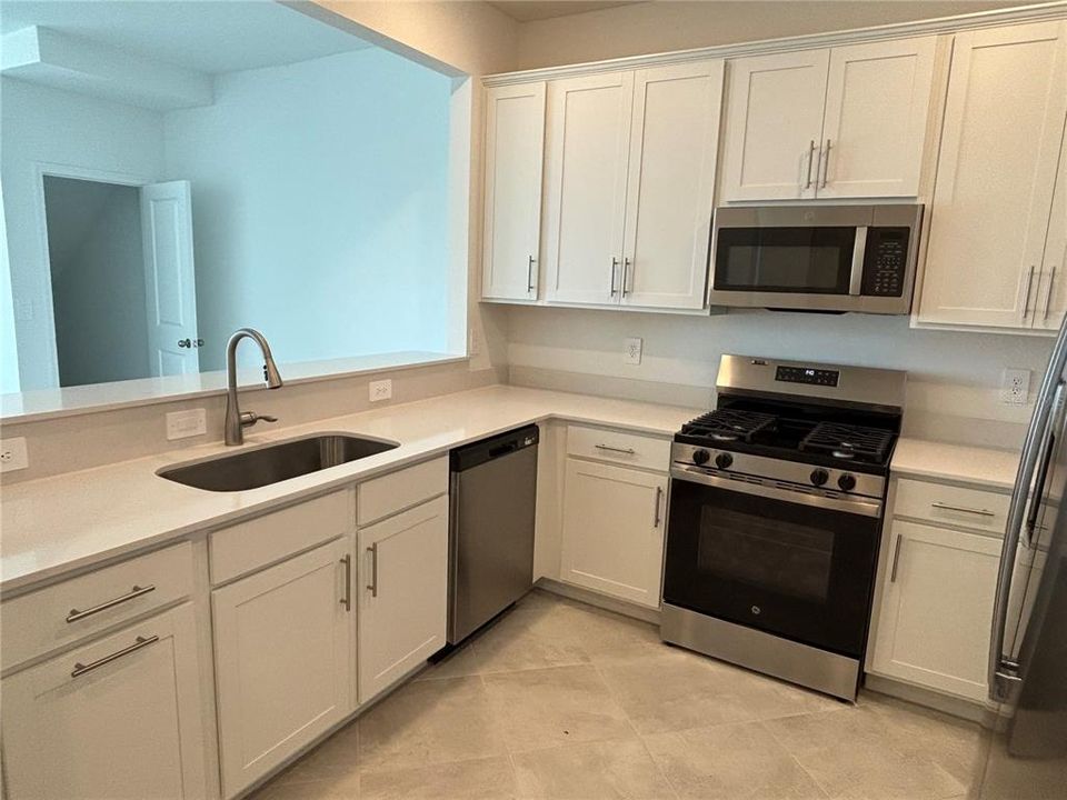 В аренду: $1,900 (3 спален, 2 ванн, 1879 Квадратных фут)