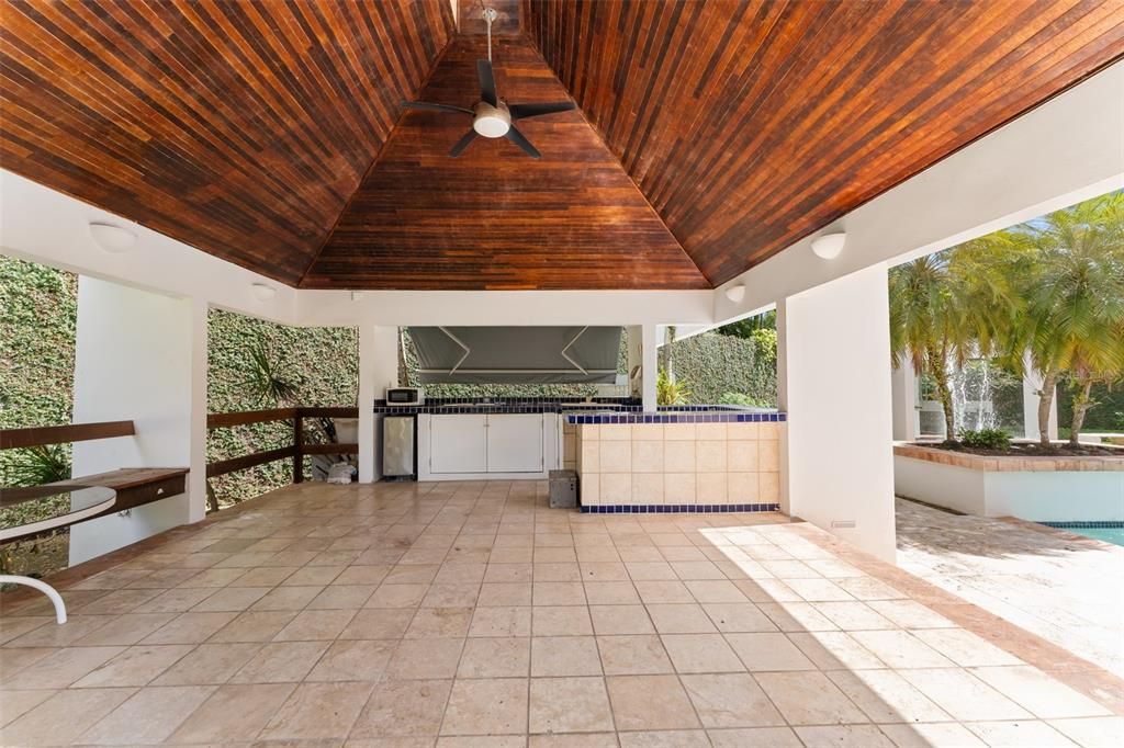 待售: $3,500,000 (7 贝兹, 8 浴室, 7874 平方英尺)