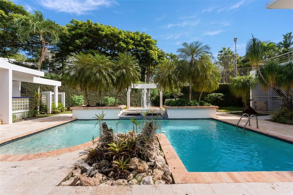 待售: $3,500,000 (7 贝兹, 8 浴室, 7874 平方英尺)