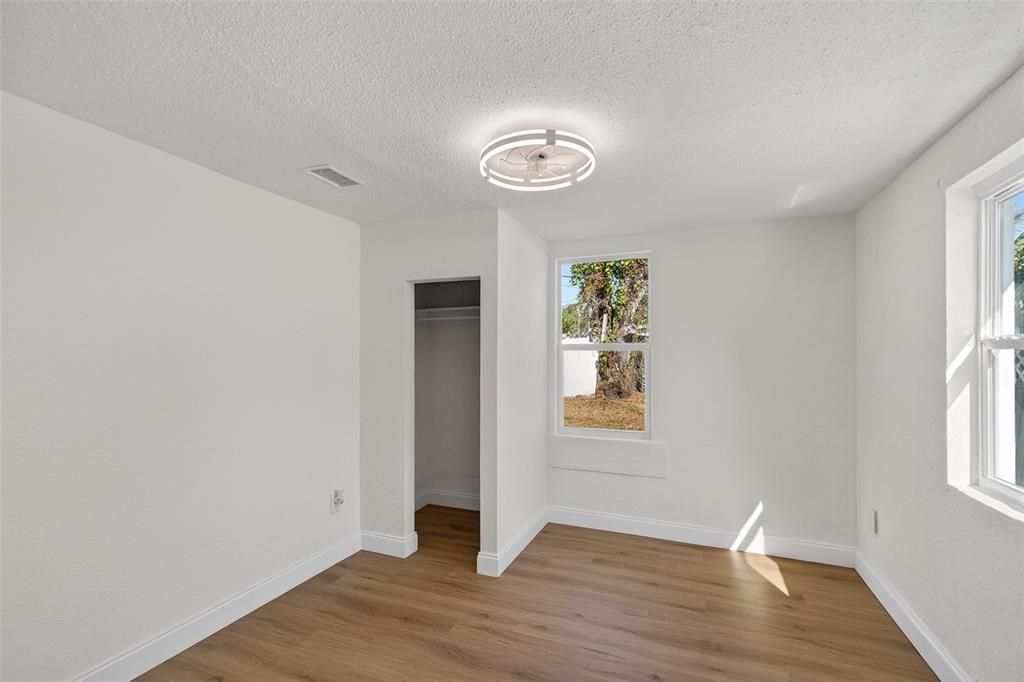 En Venta: $290,000 (2 camas, 1 baños, 660 Pies cuadrados)