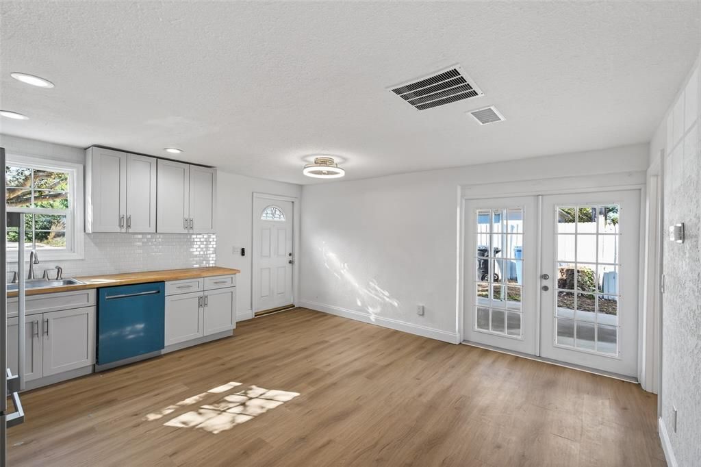 En Venta: $290,000 (2 camas, 1 baños, 660 Pies cuadrados)