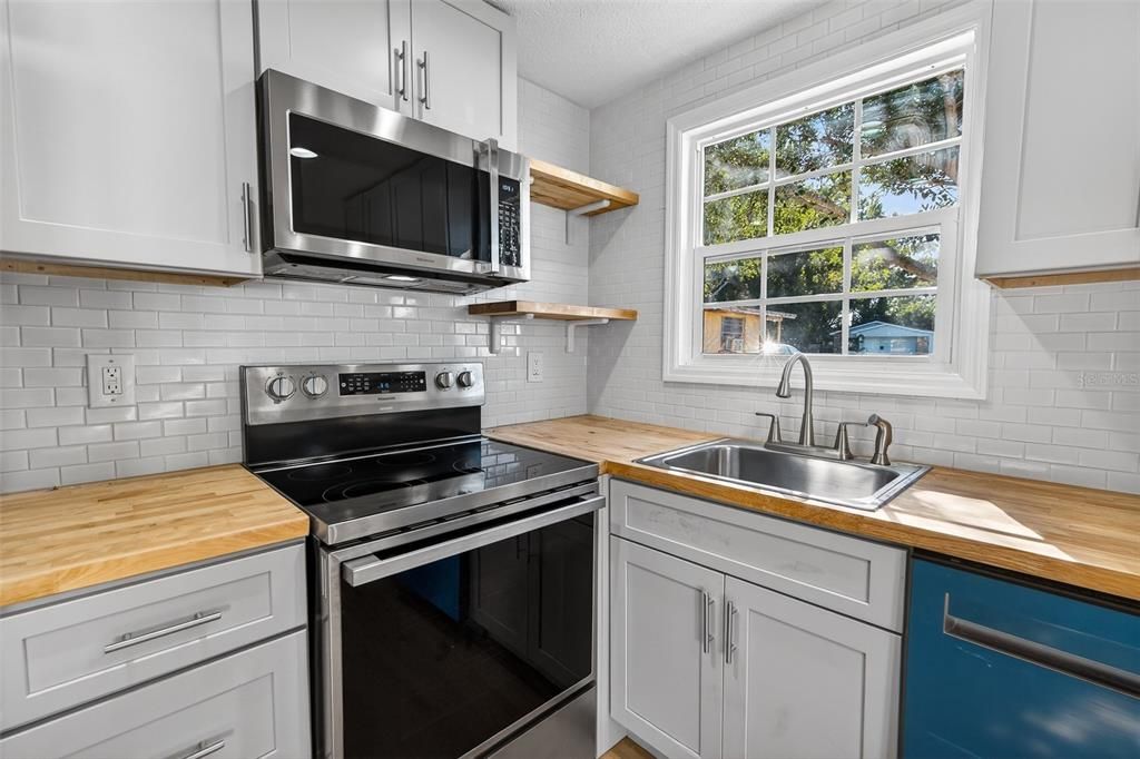 En Venta: $290,000 (2 camas, 1 baños, 660 Pies cuadrados)