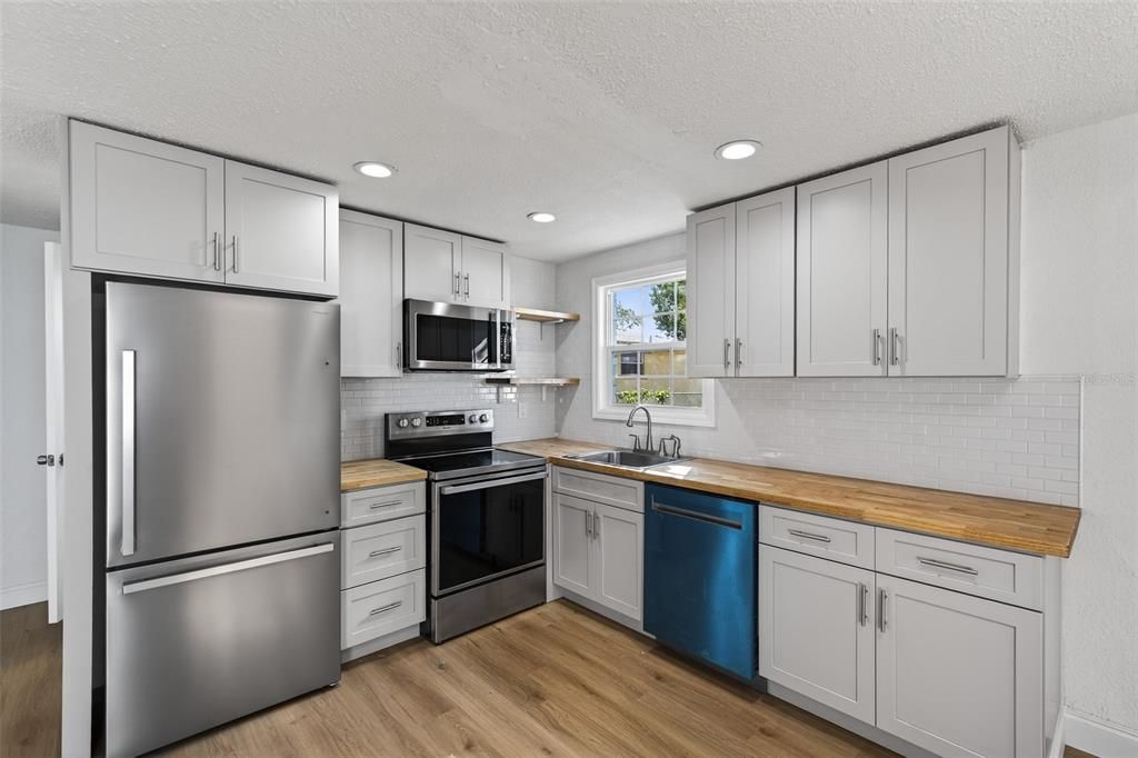 En Venta: $290,000 (2 camas, 1 baños, 660 Pies cuadrados)