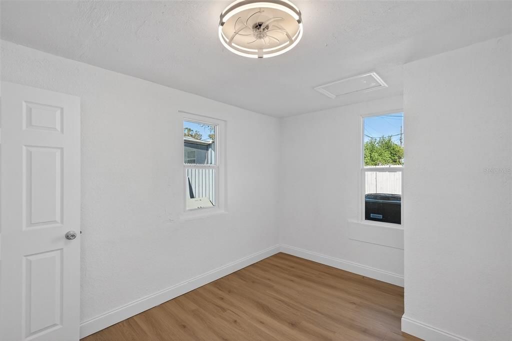 En Venta: $290,000 (2 camas, 1 baños, 660 Pies cuadrados)