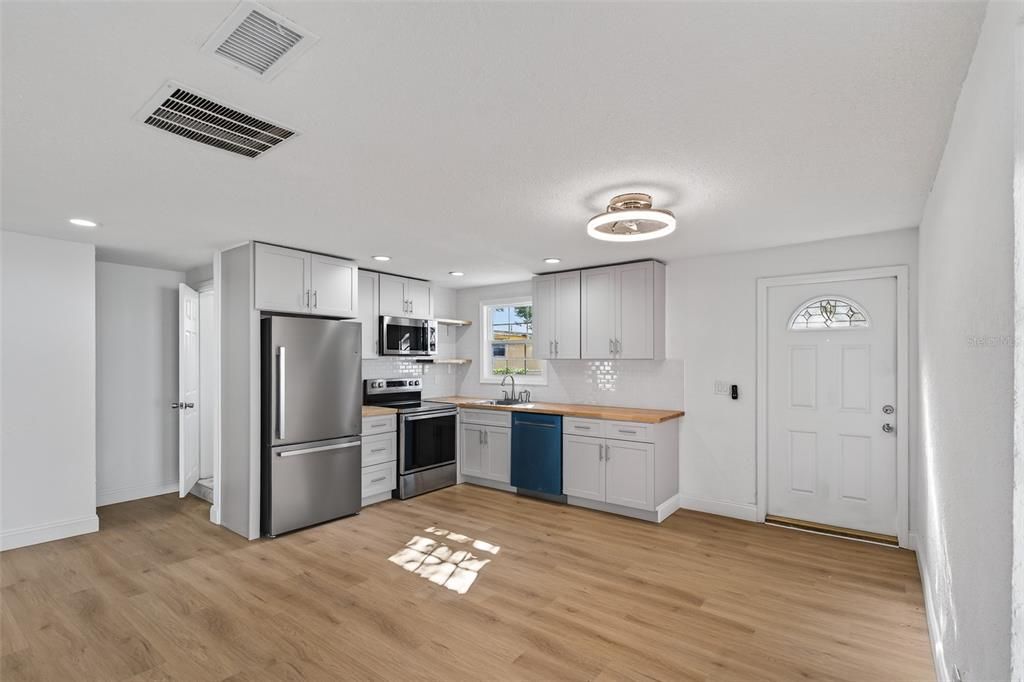 En Venta: $290,000 (2 camas, 1 baños, 660 Pies cuadrados)