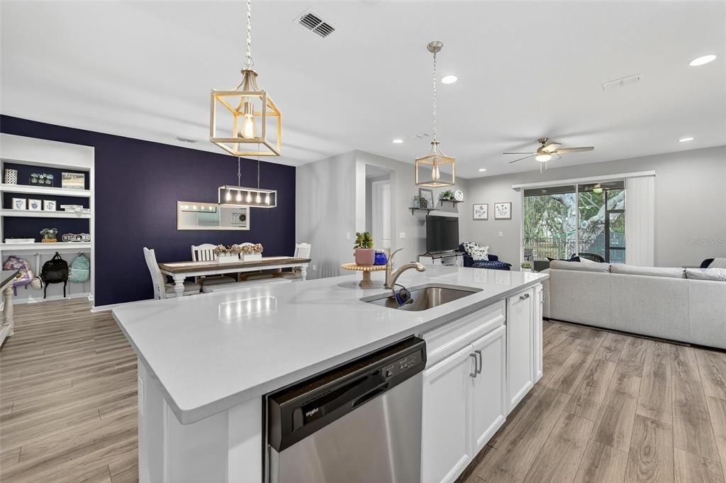 En Venta: $475,000 (3 camas, 2 baños, 2179 Pies cuadrados)