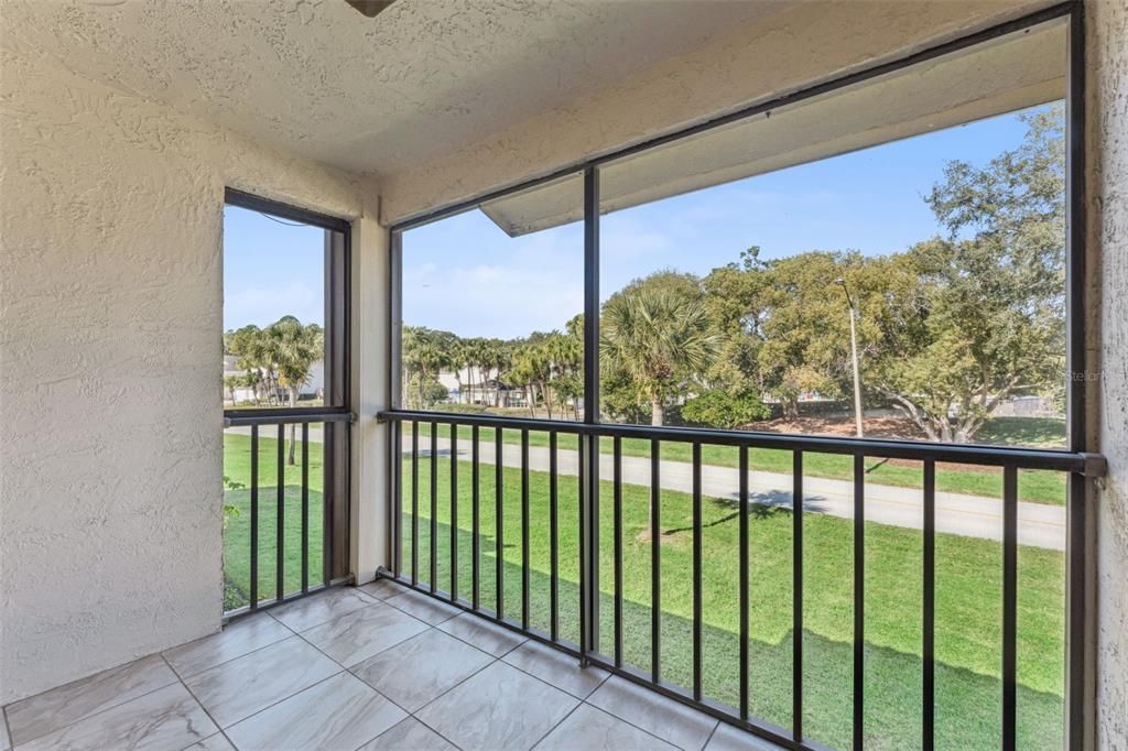 待售: $220,000 (2 贝兹, 2 浴室, 934 平方英尺)