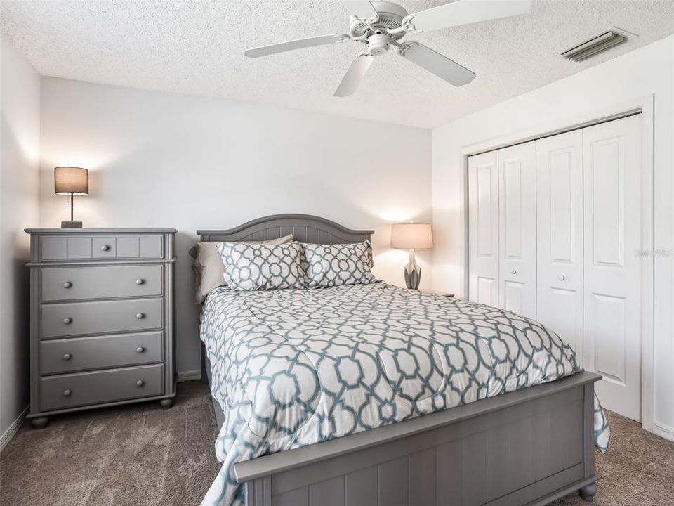 合同活跃: $365,000 (3 贝兹, 2 浴室, 1860 平方英尺)