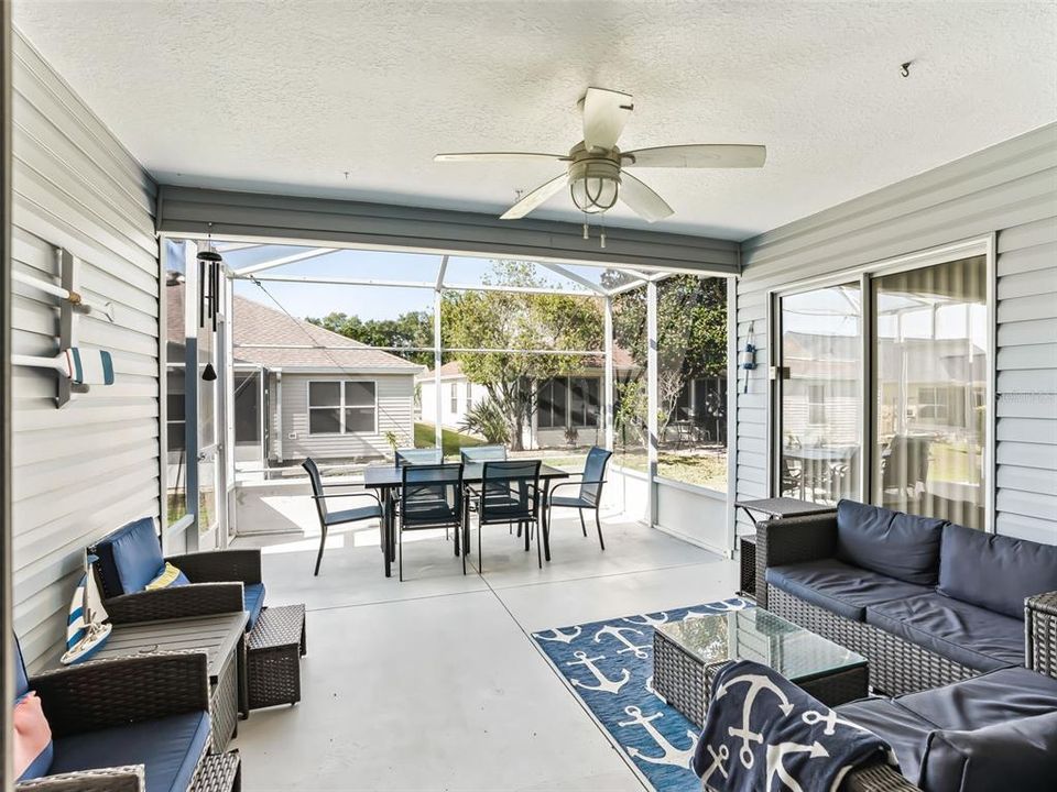 合同活跃: $365,000 (3 贝兹, 2 浴室, 1860 平方英尺)