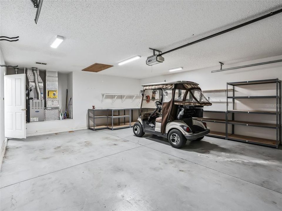 合同活跃: $365,000 (3 贝兹, 2 浴室, 1860 平方英尺)