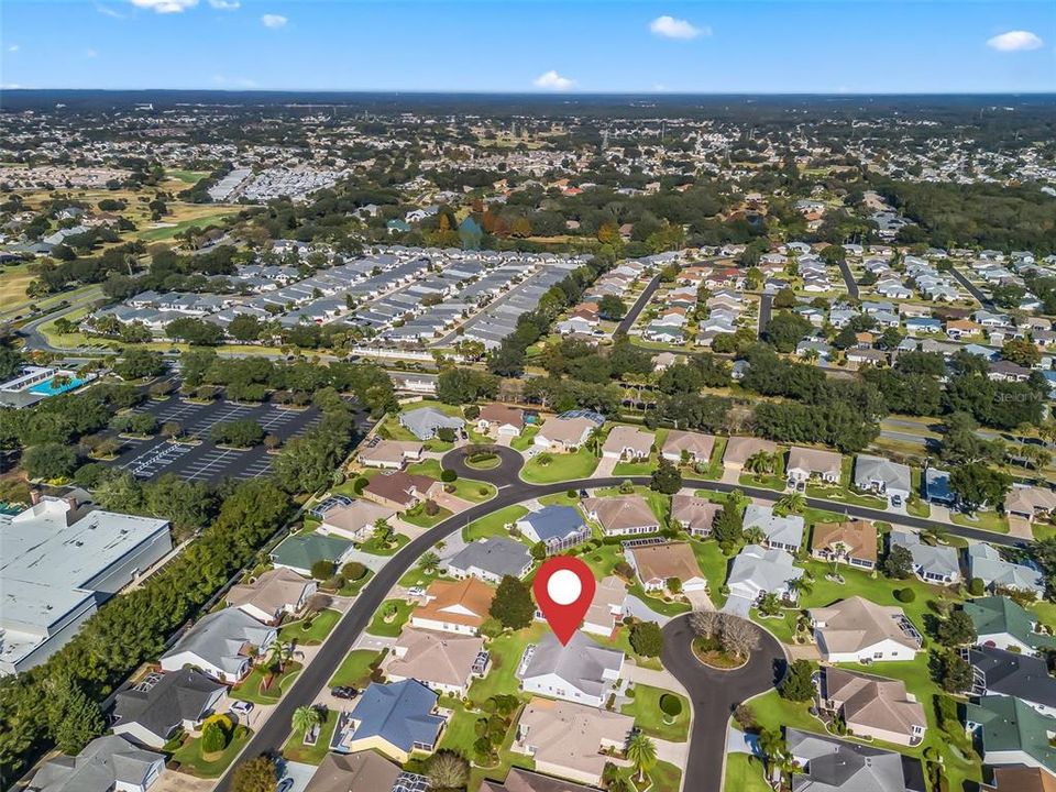 合同活跃: $365,000 (3 贝兹, 2 浴室, 1860 平方英尺)