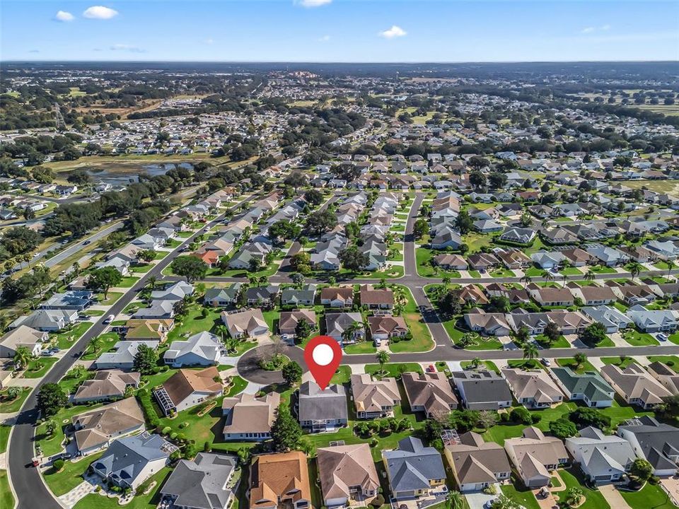 合同活跃: $365,000 (3 贝兹, 2 浴室, 1860 平方英尺)