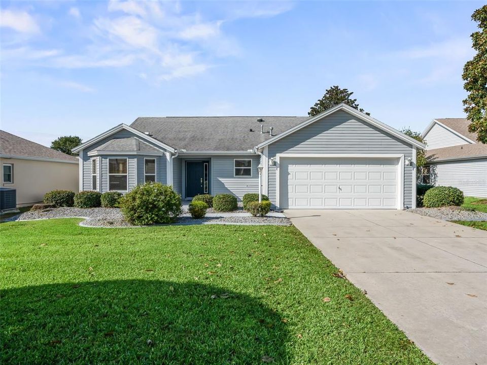 合同活跃: $365,000 (3 贝兹, 2 浴室, 1860 平方英尺)