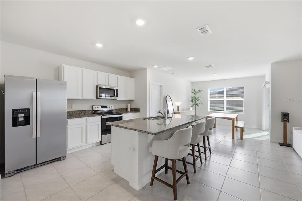 For Sale: $375,000 (3 beds, 2 baths, 1664 Square Feet)