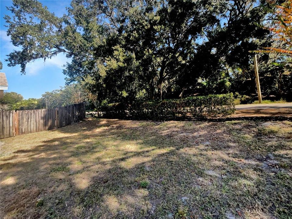 For Sale: $316,000 (3 beds, 2 baths, 1557 Square Feet)