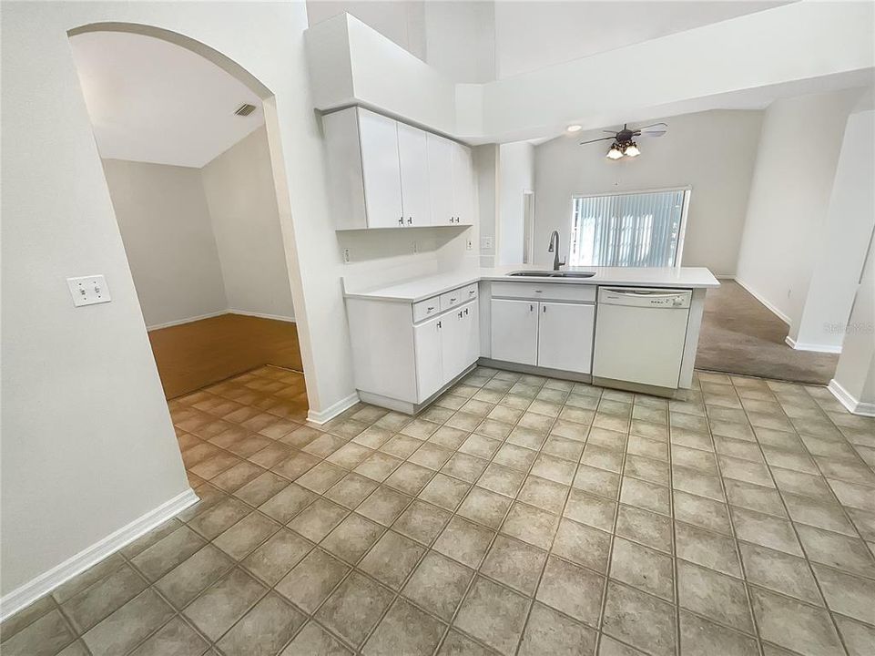 For Sale: $316,000 (3 beds, 2 baths, 1557 Square Feet)