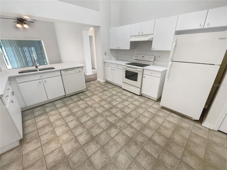 For Sale: $316,000 (3 beds, 2 baths, 1557 Square Feet)