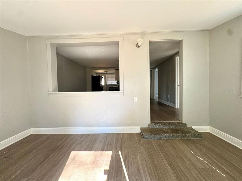 В аренду: $1,200 (2 спален, 1 ванн, 878 Квадратных фут)