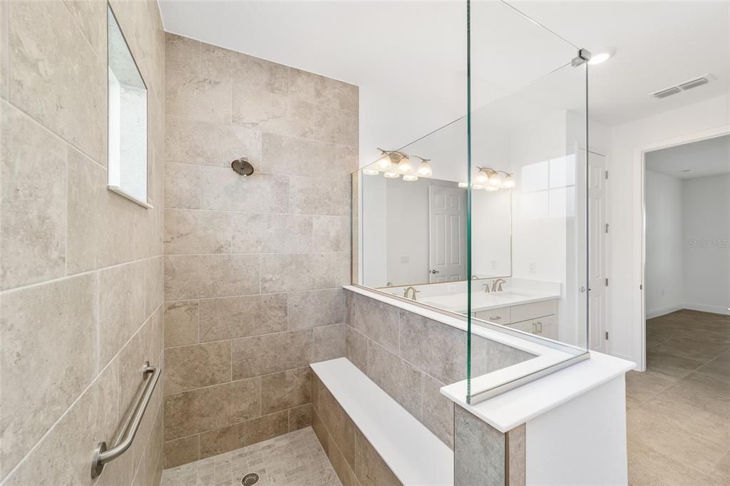 En Venta: $365,000 (2 camas, 2 baños, 1718 Pies cuadrados)