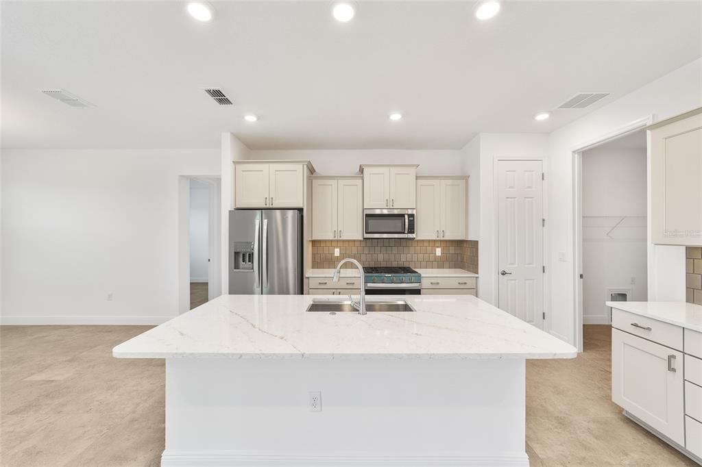 En Venta: $365,000 (2 camas, 2 baños, 1718 Pies cuadrados)