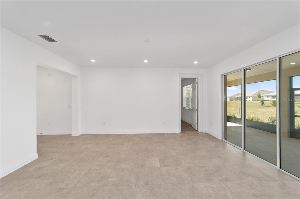 En Venta: $365,000 (2 camas, 2 baños, 1718 Pies cuadrados)