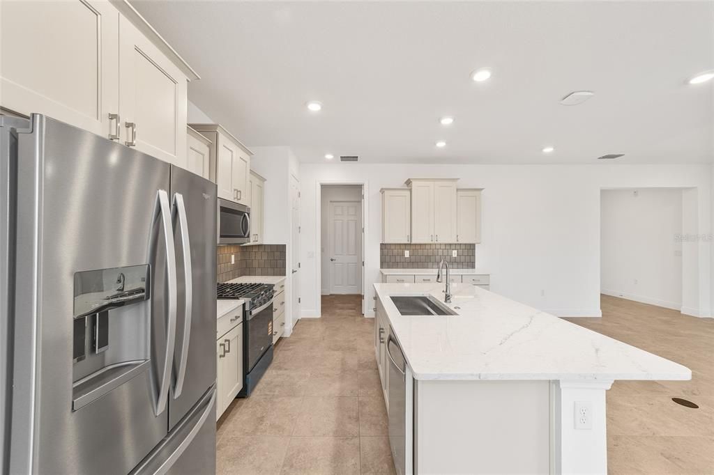 En Venta: $365,000 (2 camas, 2 baños, 1718 Pies cuadrados)