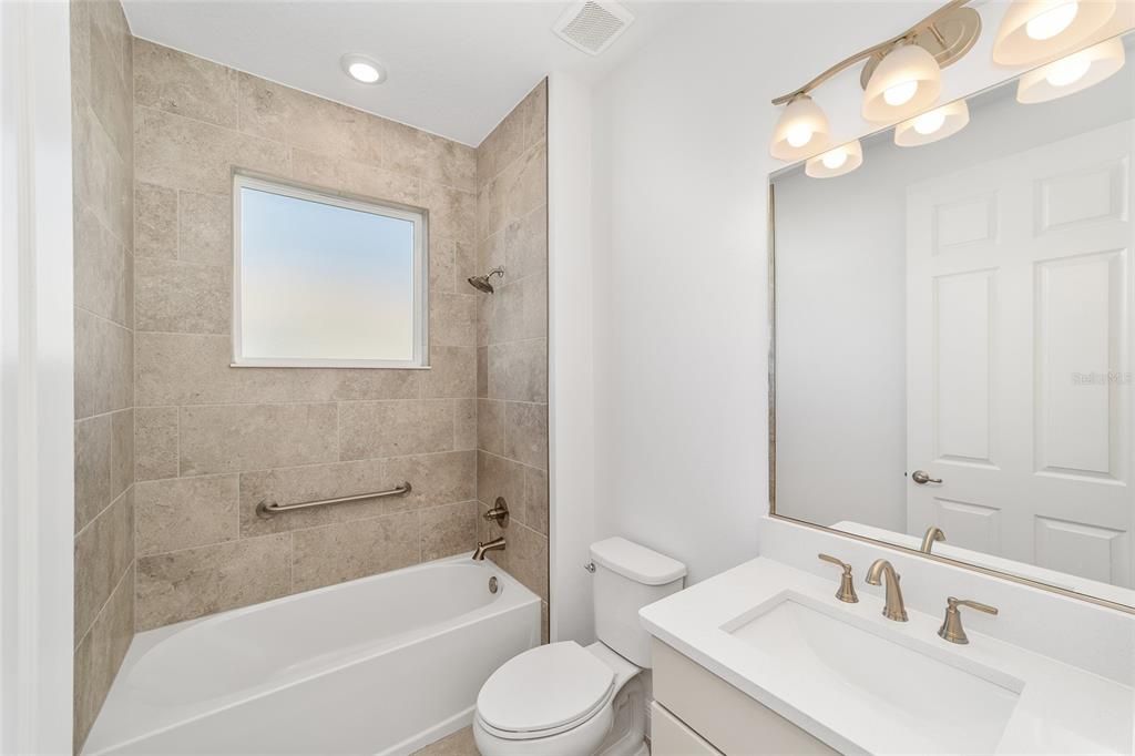 En Venta: $365,000 (2 camas, 2 baños, 1718 Pies cuadrados)