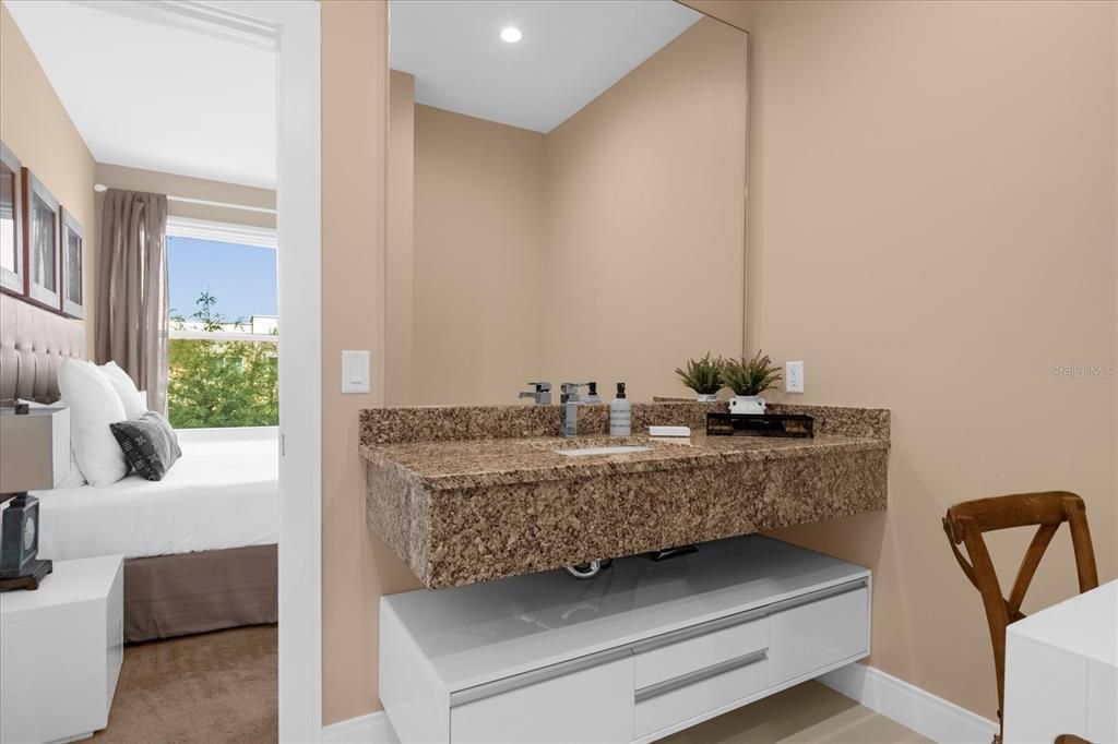 待售: $415,000 (3 贝兹, 3 浴室, 2268 平方英尺)