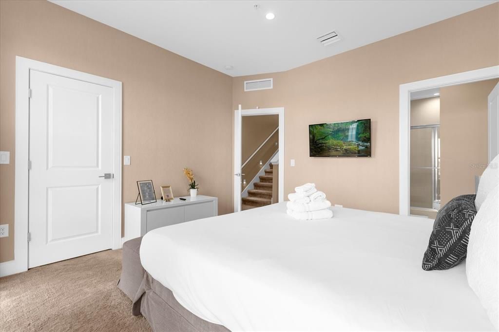 待售: $415,000 (3 贝兹, 3 浴室, 2268 平方英尺)