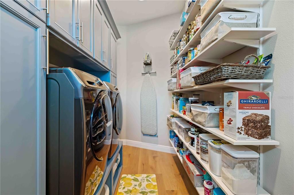 На продажу: $1,050,000 (4 спален, 2 ванн, 2240 Квадратных фут)