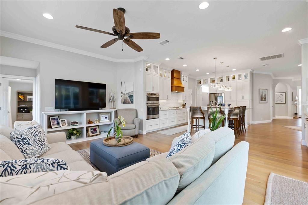 На продажу: $1,050,000 (4 спален, 2 ванн, 2240 Квадратных фут)