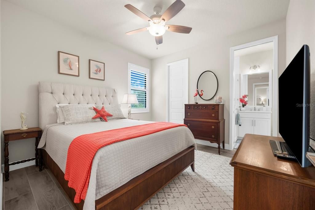 En Venta: $1,100,000 (3 camas, 3 baños, 2261 Pies cuadrados)