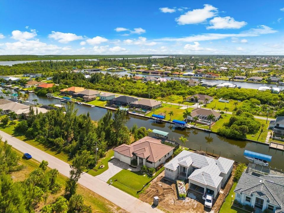 En Venta: $1,100,000 (3 camas, 3 baños, 2261 Pies cuadrados)