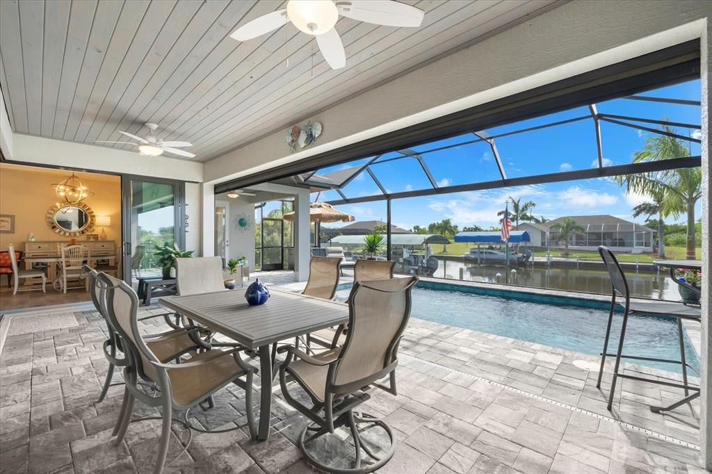 En Venta: $1,100,000 (3 camas, 3 baños, 2261 Pies cuadrados)