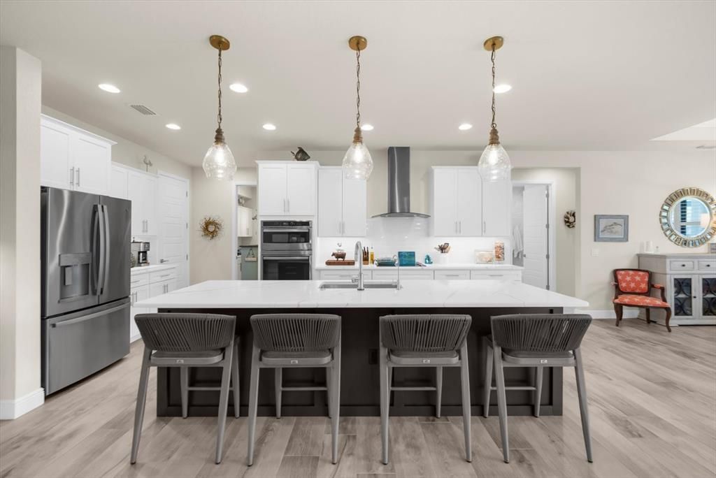 En Venta: $1,100,000 (3 camas, 3 baños, 2261 Pies cuadrados)