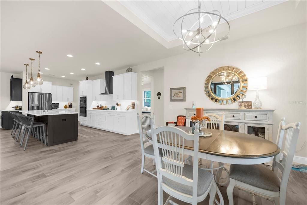 En Venta: $1,100,000 (3 camas, 3 baños, 2261 Pies cuadrados)