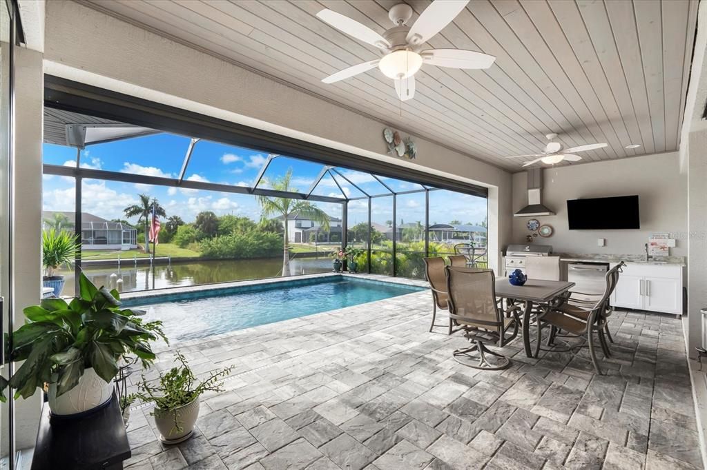 En Venta: $1,100,000 (3 camas, 3 baños, 2261 Pies cuadrados)