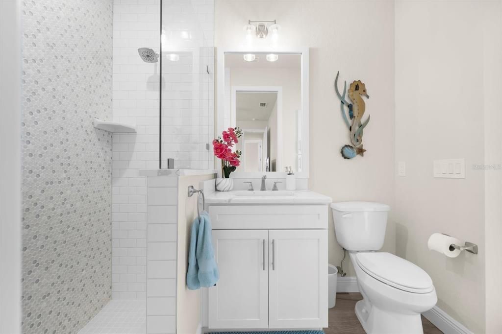 En Venta: $1,100,000 (3 camas, 3 baños, 2261 Pies cuadrados)