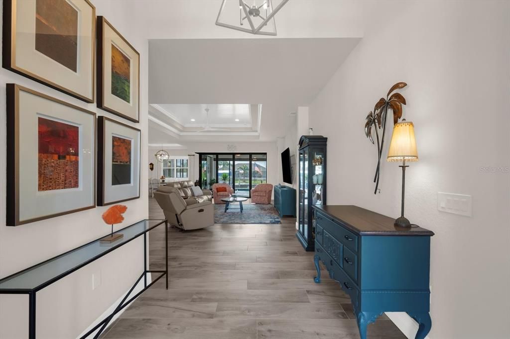 En Venta: $1,100,000 (3 camas, 3 baños, 2261 Pies cuadrados)