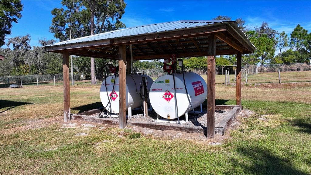For Sale: $3,000,000 (3 beds, 2 baths, 2736 Square Feet)